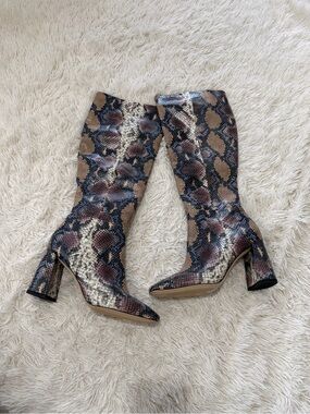Sam Edelman Clarem Snake Print Knee-High Heeled Boots - Size 9.5 -  Smokey Blue